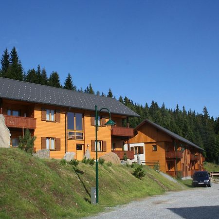 Monarchia Park Hotel Лахтал Екстериор снимка